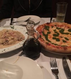 LuisaÕs Pizza And Pasta